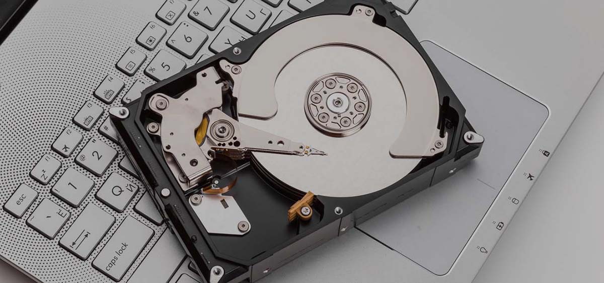 Как заменить жесткий диск ноутбука